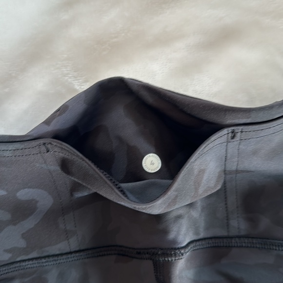 Lululemon Fast and Free Leggings - Picture 7 of 8